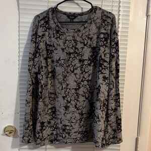 Simply Vera Vera Wang Charcoal and Ebony Waves Design Long Sleeve Top